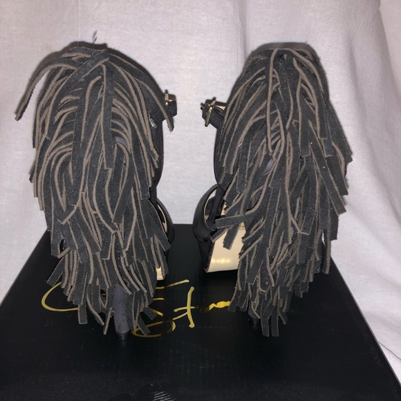 Colin Stuart Fringe Peep-toe Pumps - Picture 3 of 8